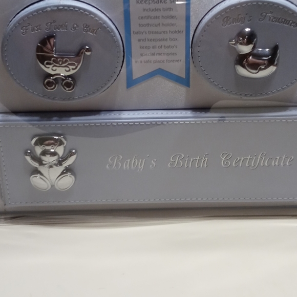 4 piece keepsake set for your new born. - Picture 3 of 4